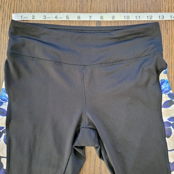 Lularoe Simply Comfortable Black Blue Floral Cropped Activewear Leggings Size S - Picture 5 of 9